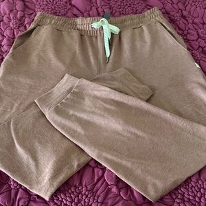 Vuori Jogger Pants